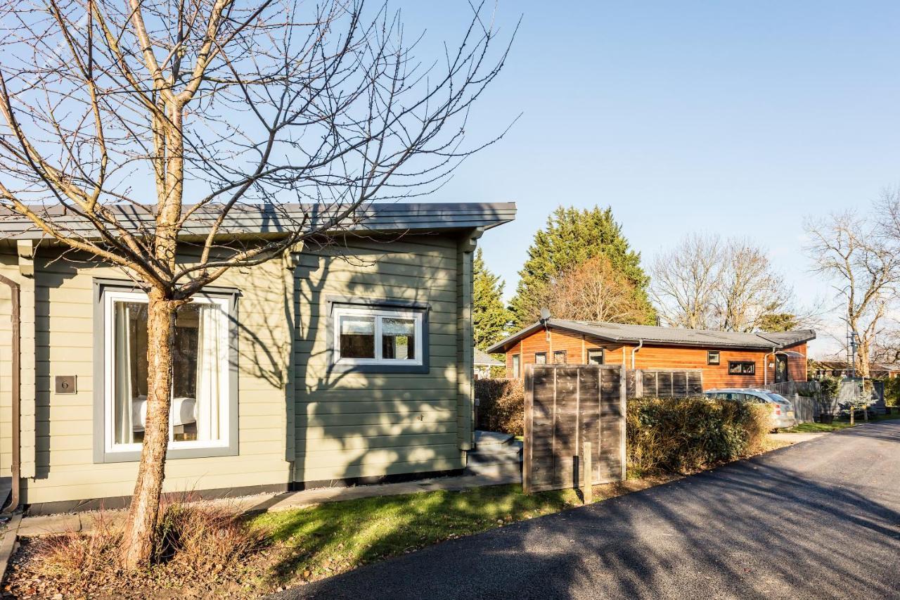 Roydon Marina Village Lodges Roydon (Essex) Exterior foto